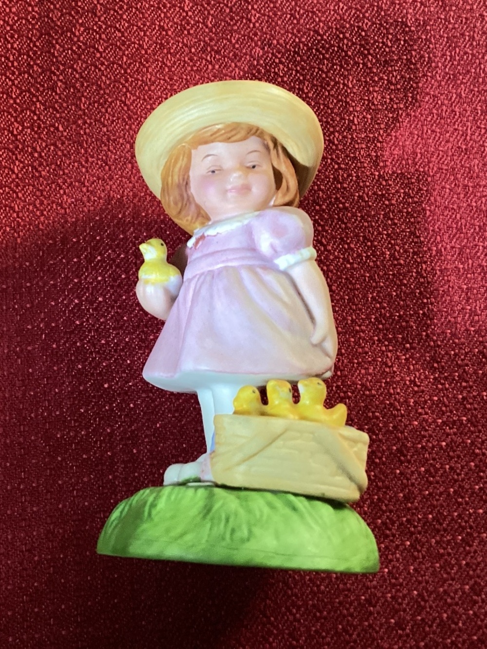 Avon Limted Edtion 1985 Easter figure little girl with chicks